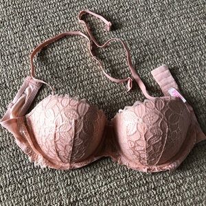 Victoria’s Secret pink bra